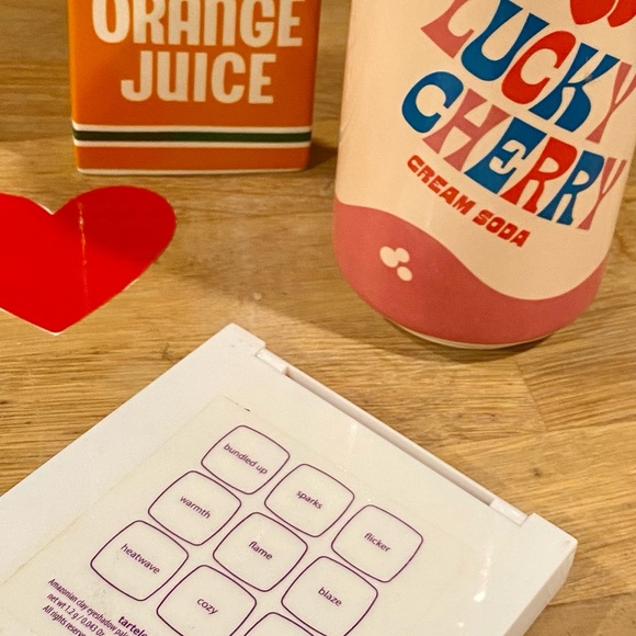 ✨🌹TARTELETTE✨🌹NEVER BEEN USED🌹✨ CAME IN MAIL W BOTTOM LEFT SHADOW BROKEN✨🌹 - Picture 5 of 5